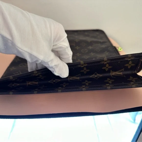 Louis Vuitton‎ Zip Portfolio *RARE*